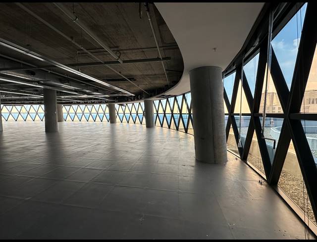 1,253M² OFFICE TO LET IN SANDOWN
